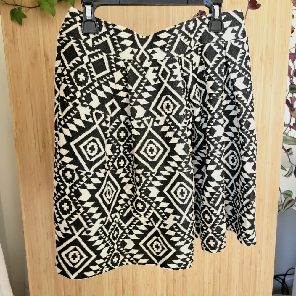 XHILARATION Black & White Boho Elastic Waist Pull On Skirt Medium